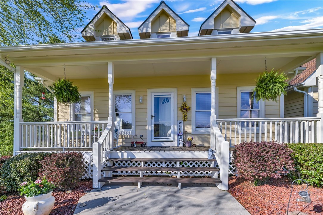 153 Knollview Place
