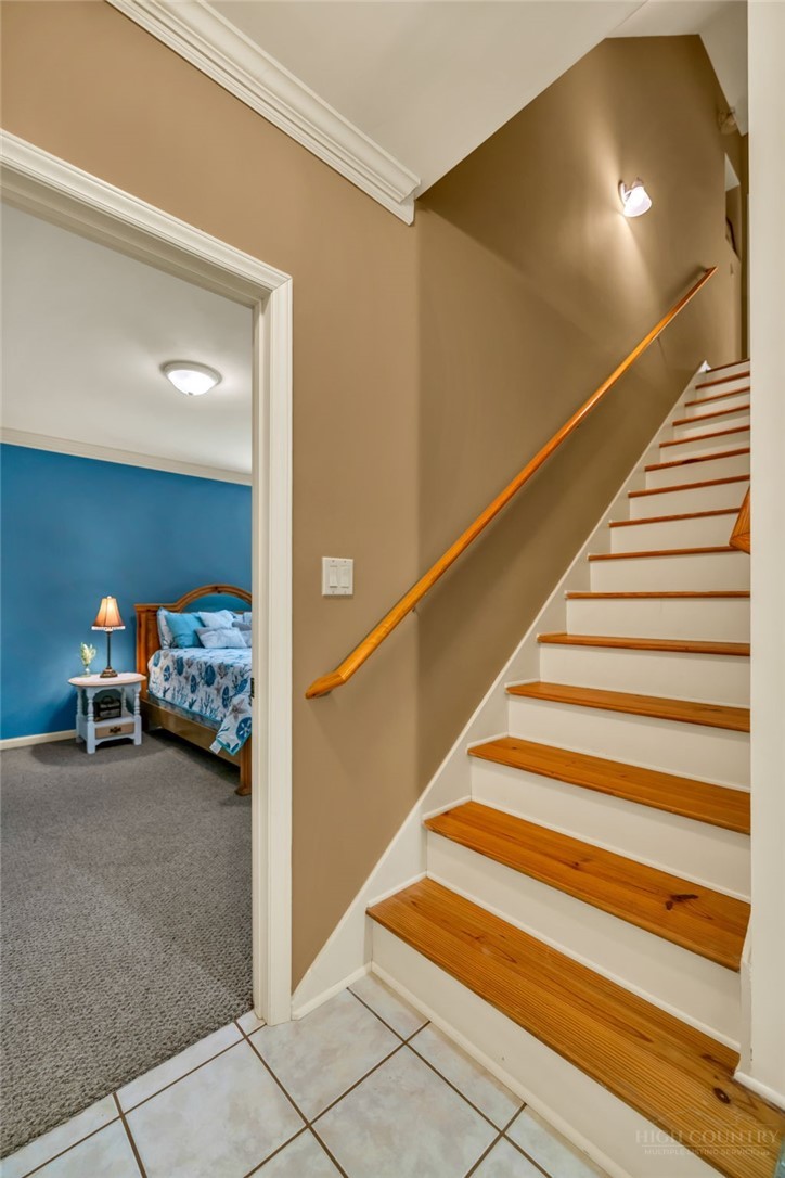 153 Knollview Place