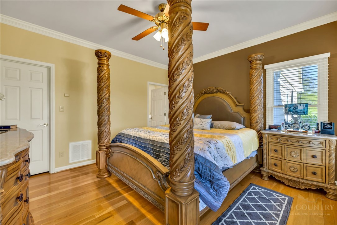 153 Knollview Place