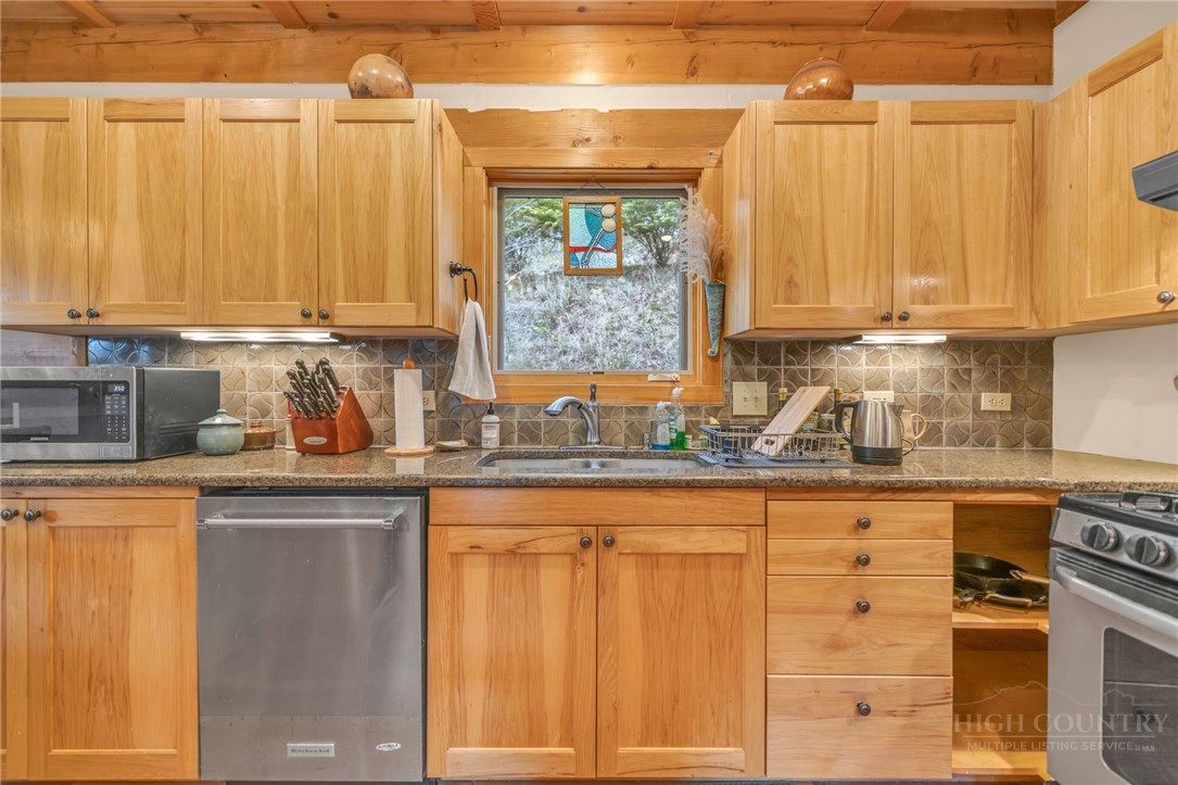 1819 Fulton Reeves Road