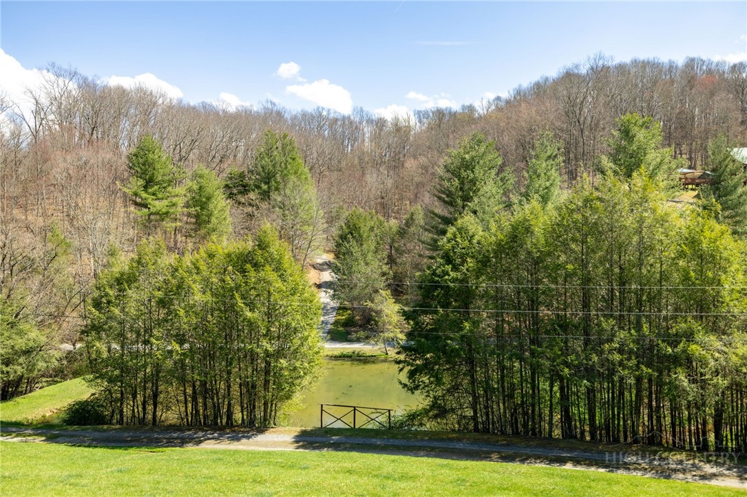 11 Lucky Lakes Drive