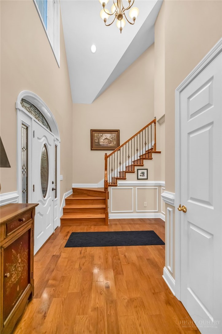 123 Laura Avenue