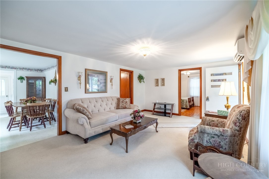 8693 Hwy 88 E Highway