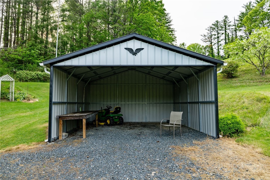 8693 Hwy 88 E Highway