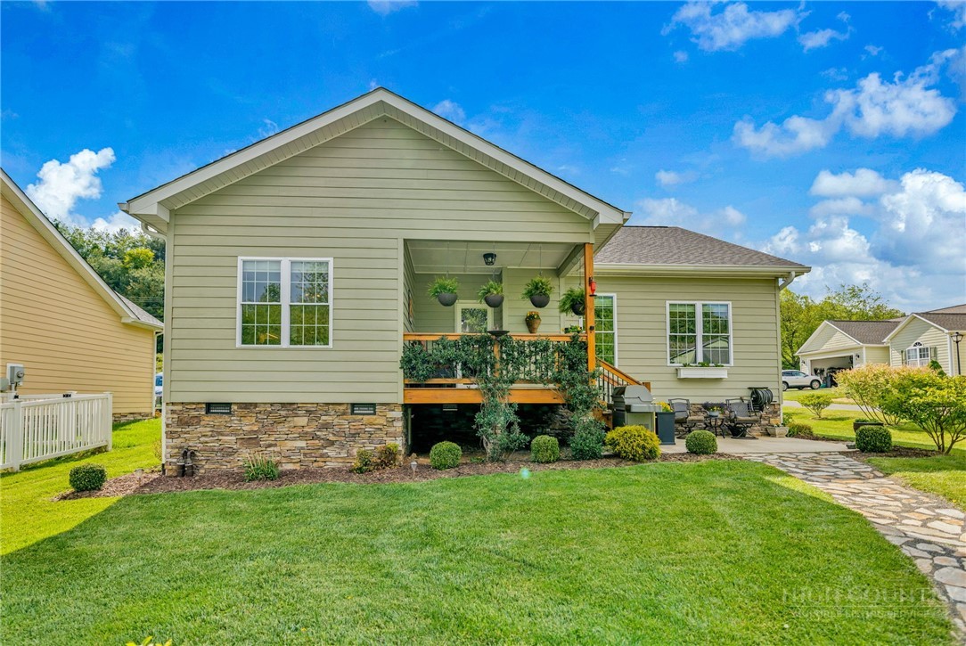 209 W Evergreen Street