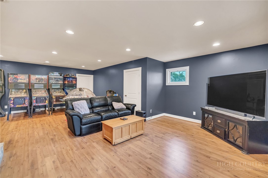 840 & 492 Chenault Road