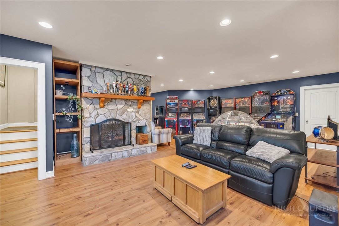 840 & 492 Chenault Road