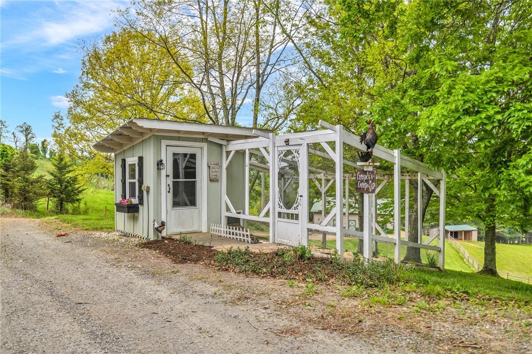 840 & 492 Chenault Road