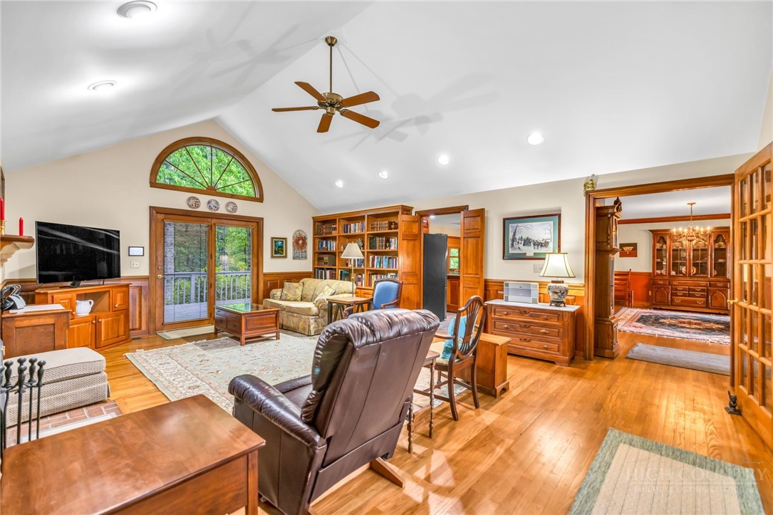 1142 Hartzog Ford Road