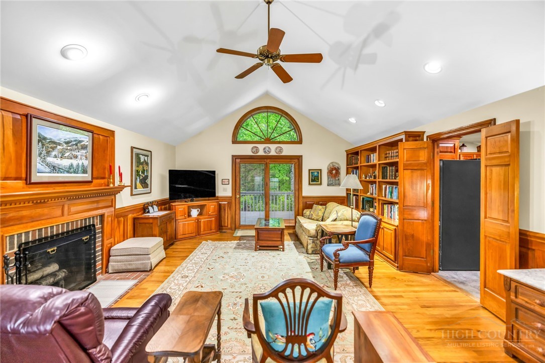 1142 Hartzog Ford Road