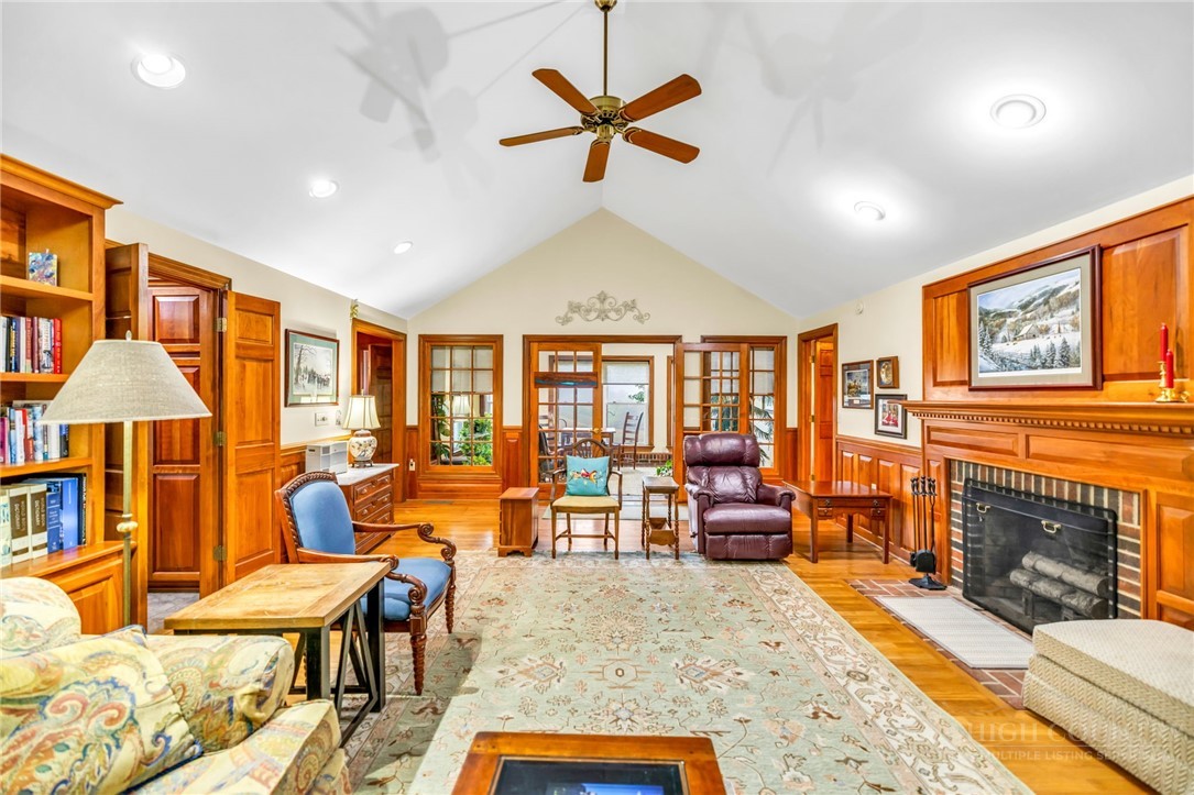 1142 Hartzog Ford Road