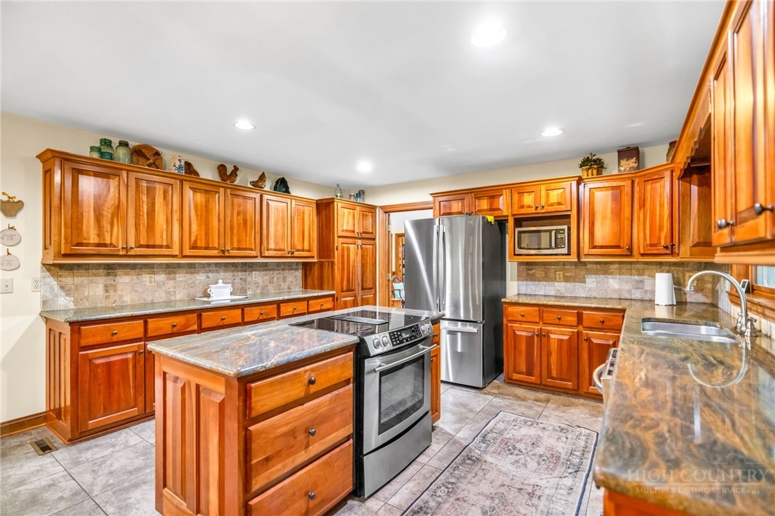 1142 Hartzog Ford Road