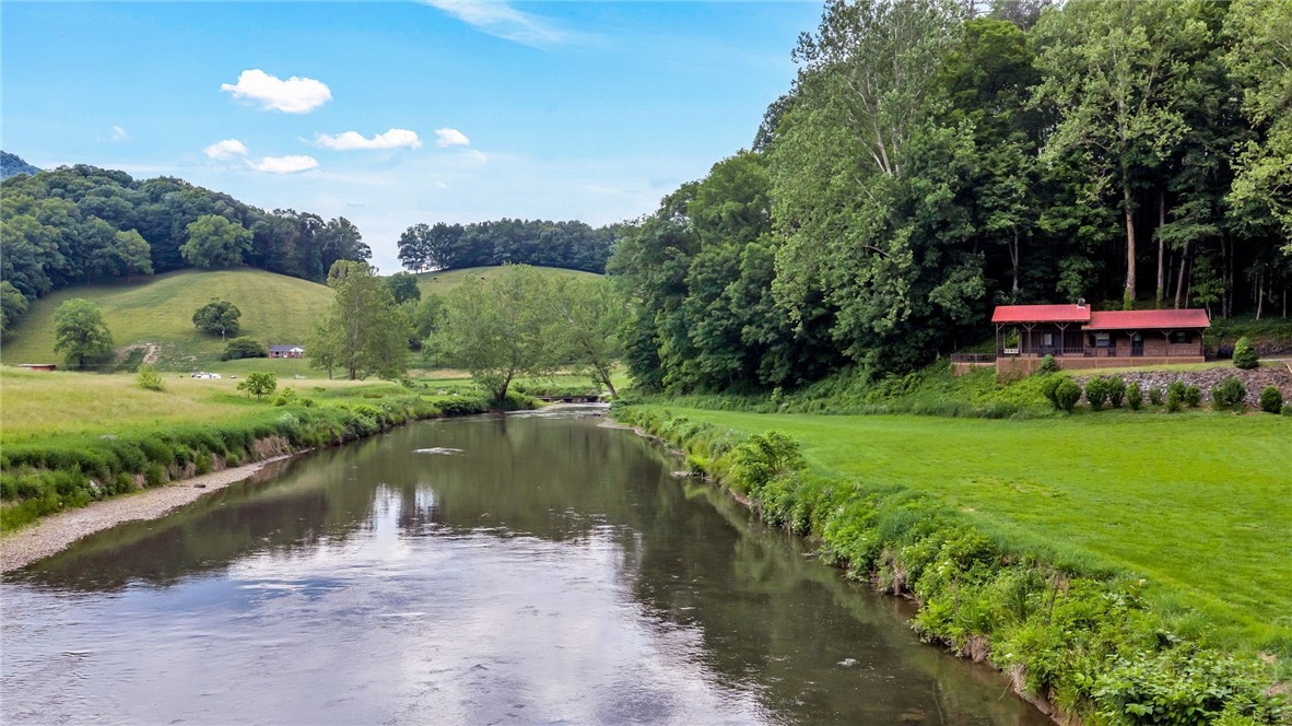 380 W Deep Ford Road