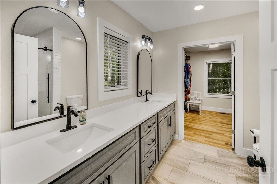 925 Red Sleigh Way