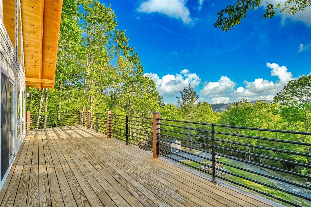 925 Red Sleigh Way