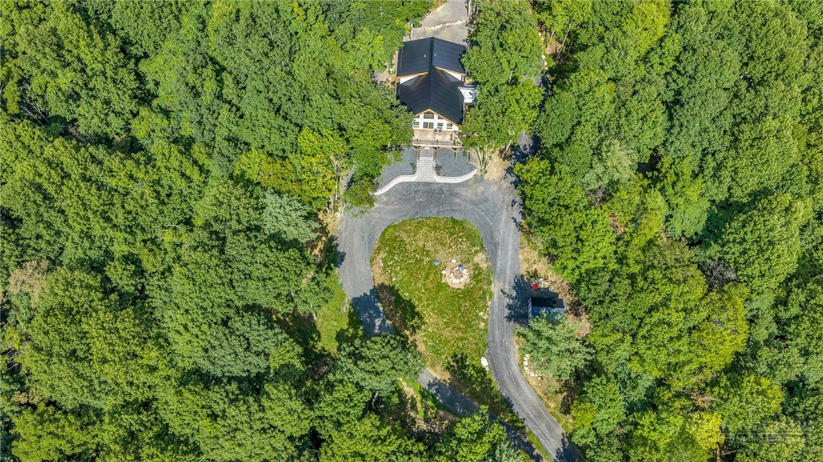 925 Red Sleigh Way