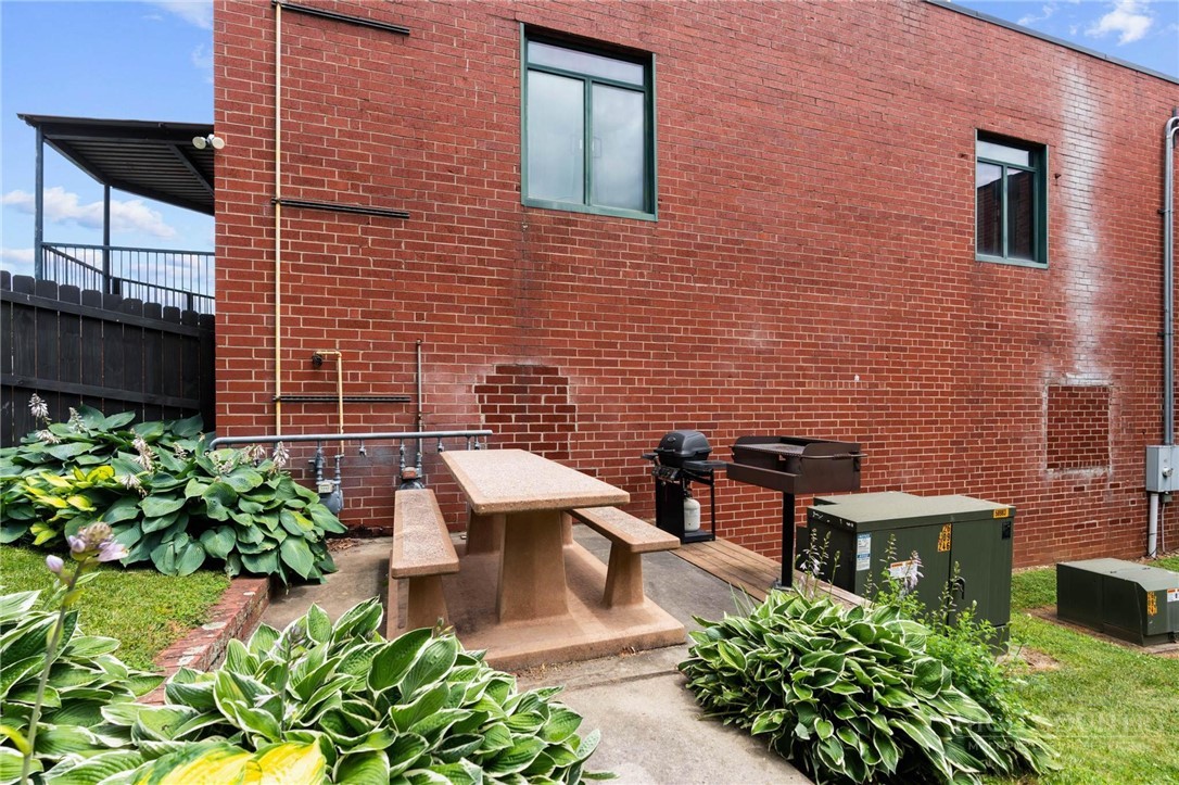 215 S Jefferson Station Place 210