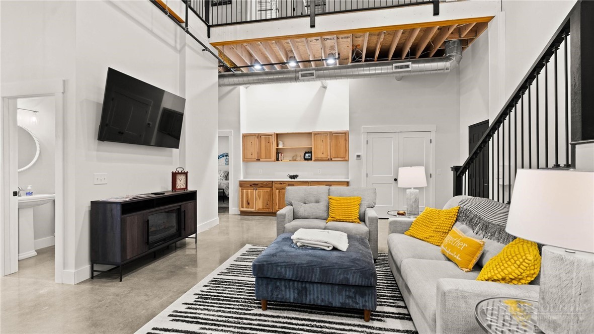 215 S Jefferson Station Place 210
