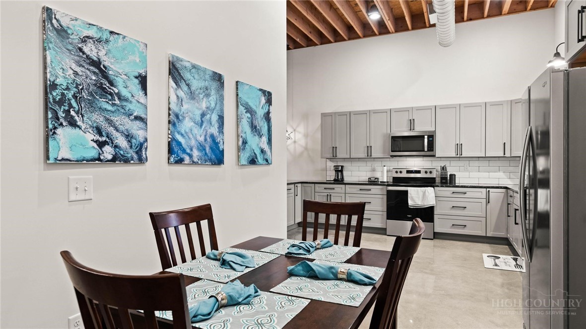 215 S Jefferson Station Place 210