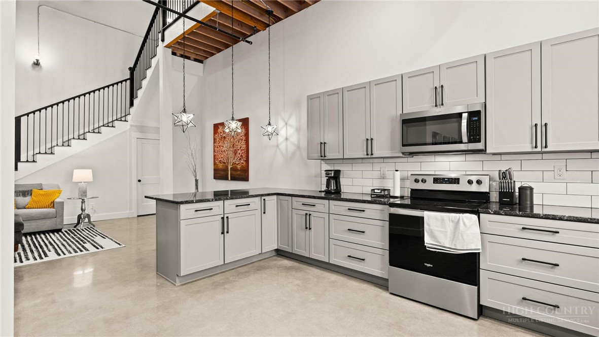 215 S Jefferson Station Place 210