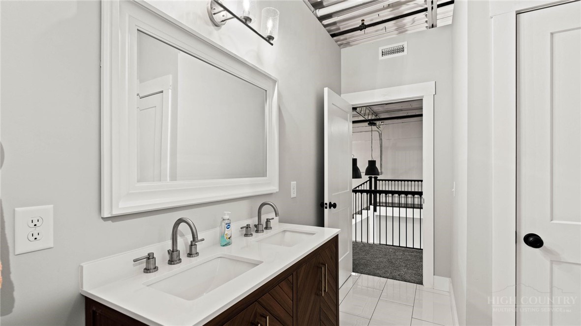 215 S Jefferson Station Place 210