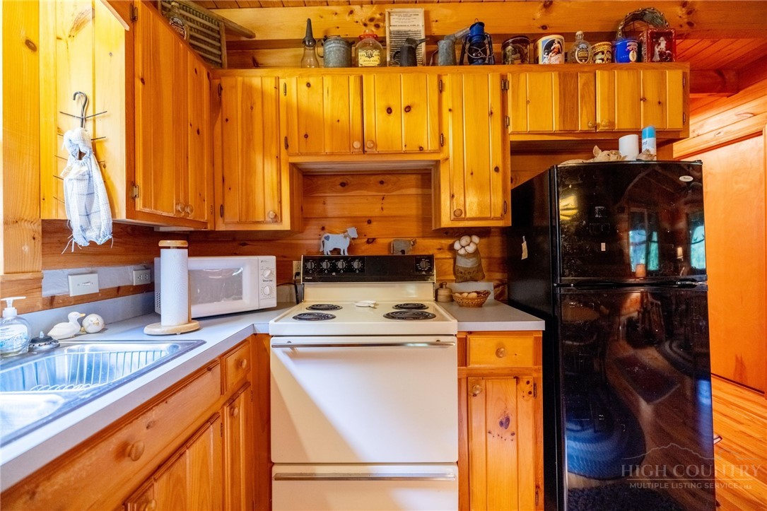 1521 Highway 194