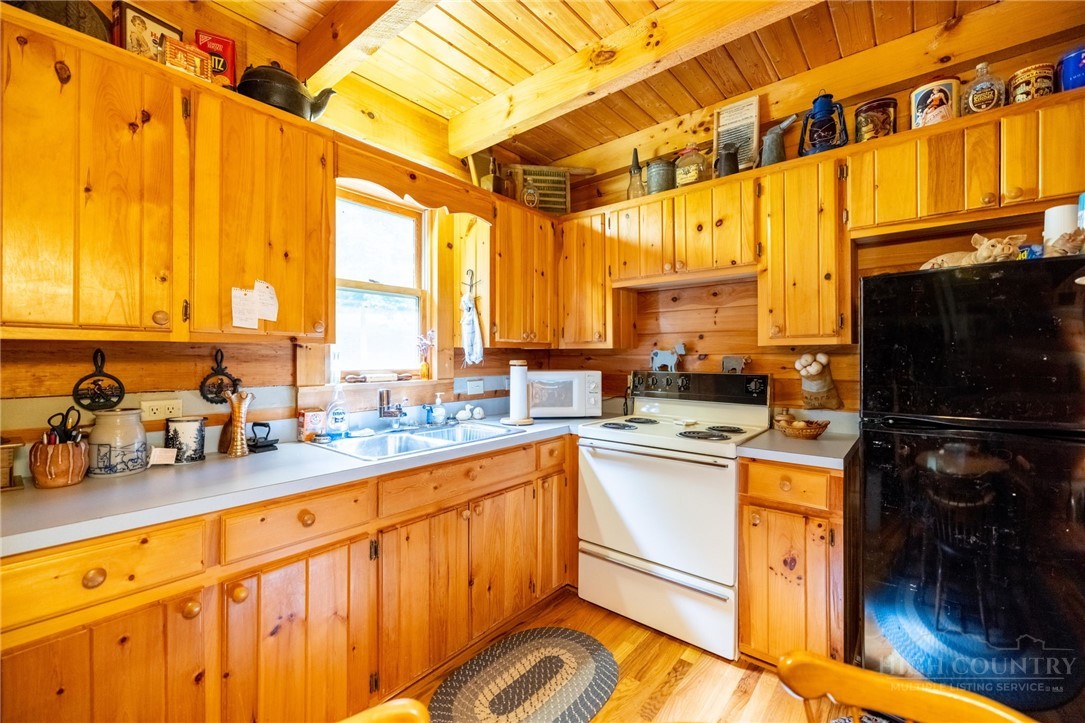 1521 Highway 194