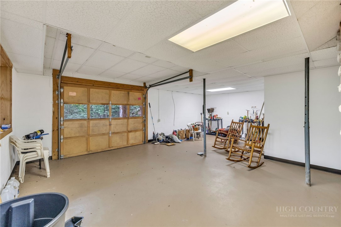 1521 Highway 194