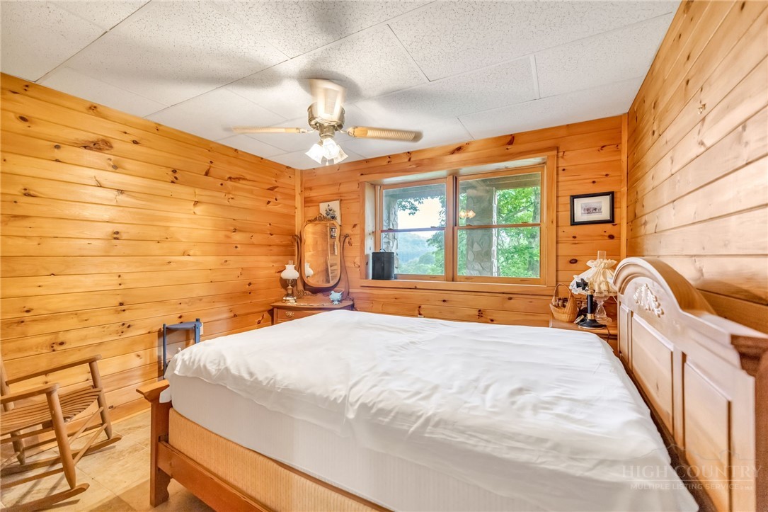 1521 Highway 194