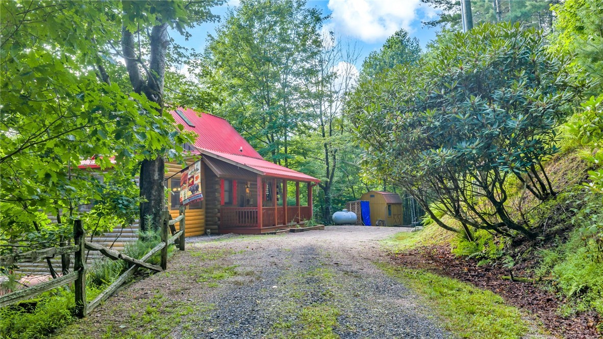 219 Ravenwood Drive