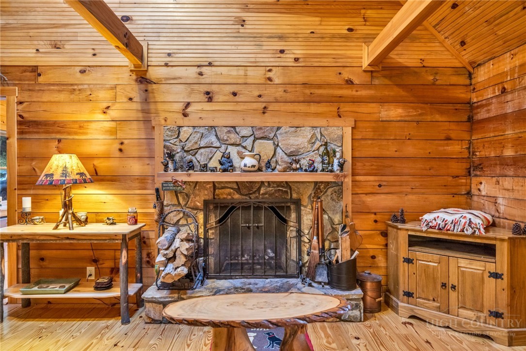 219 Ravenwood Drive