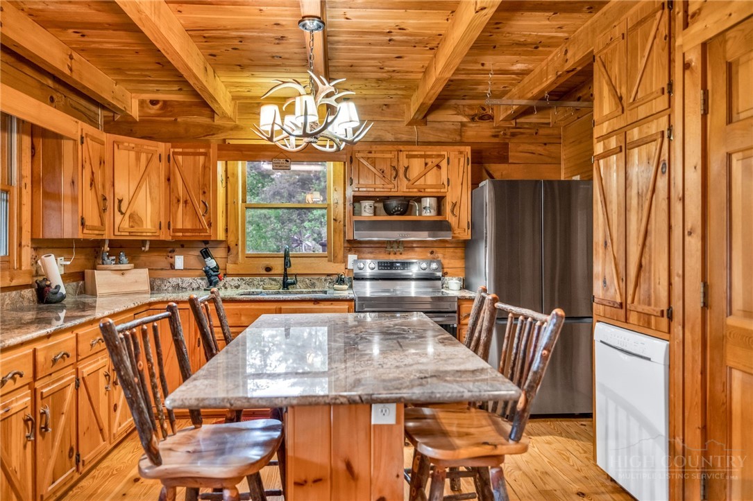 219 Ravenwood Drive