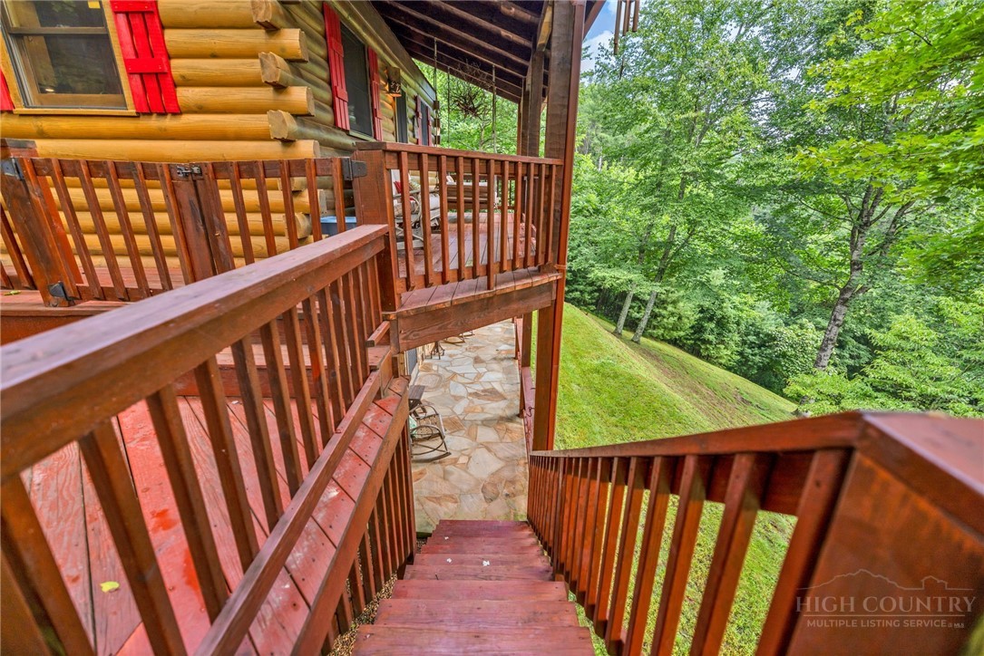 219 Ravenwood Drive