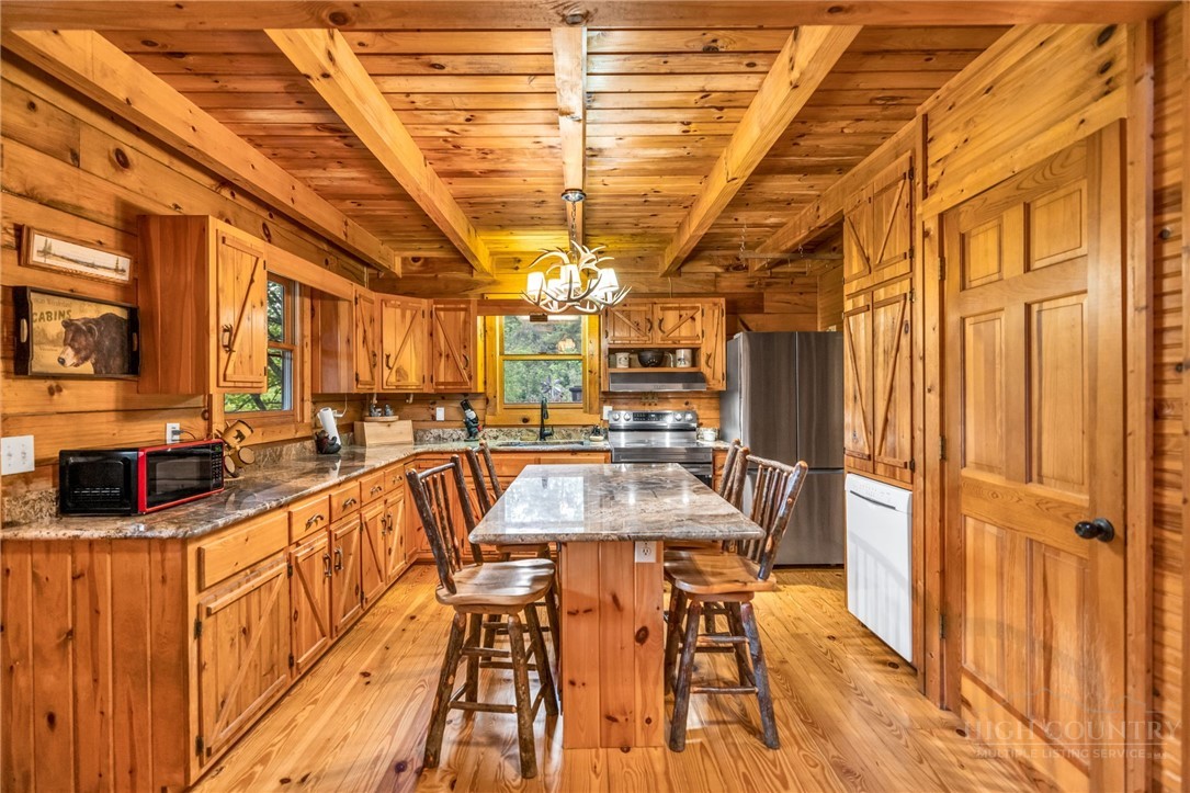 219 Ravenwood Drive