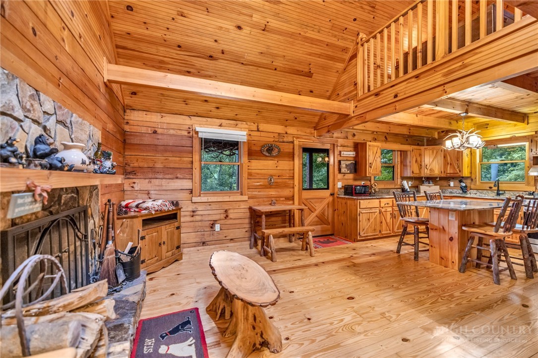 219 Ravenwood Drive