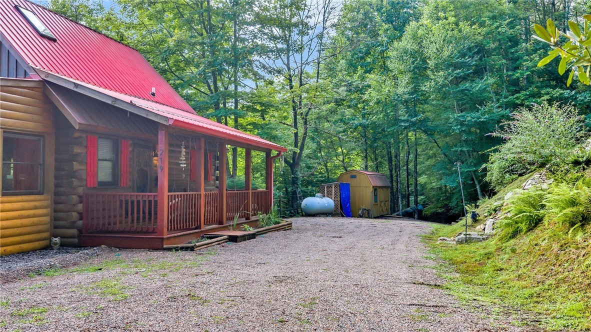 219 Ravenwood Drive