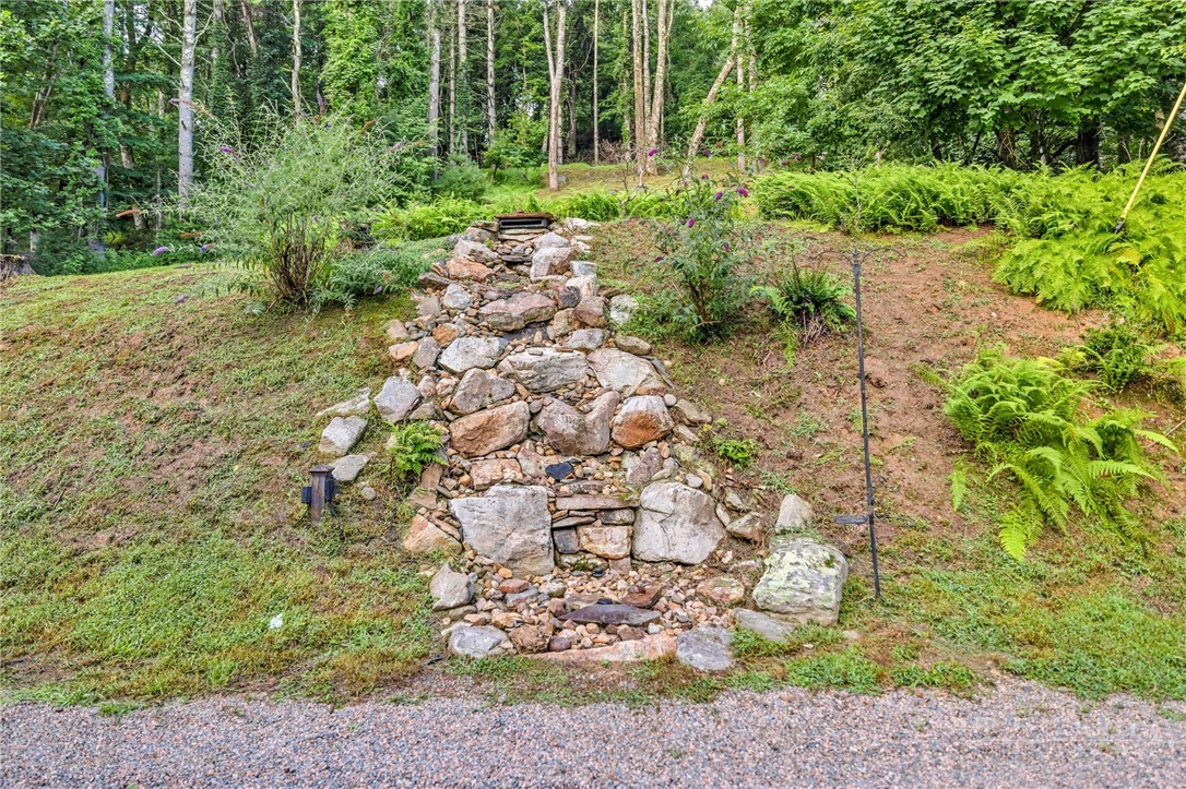219 Ravenwood Drive