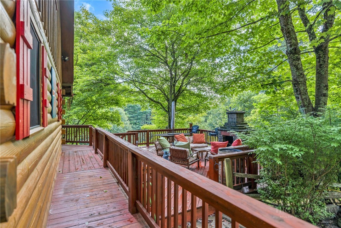 219 Ravenwood Drive