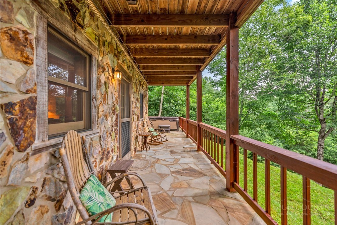 219 Ravenwood Drive