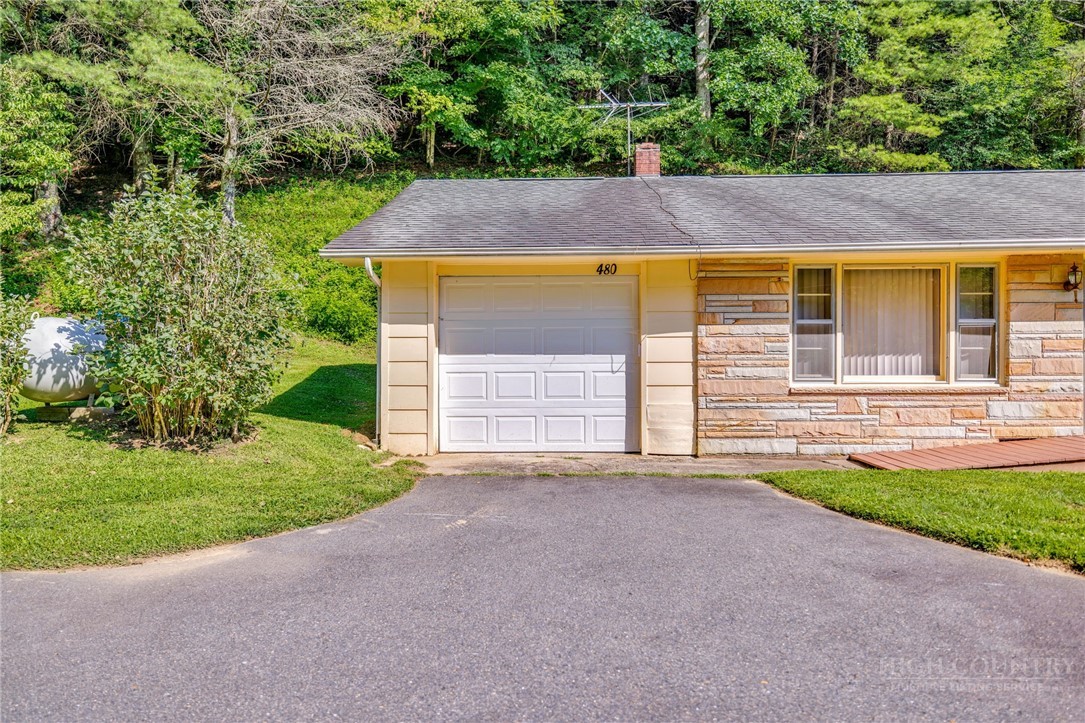 480 Roaring Fork Road