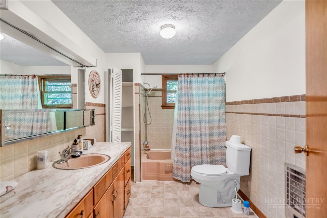 480 Roaring Fork Road