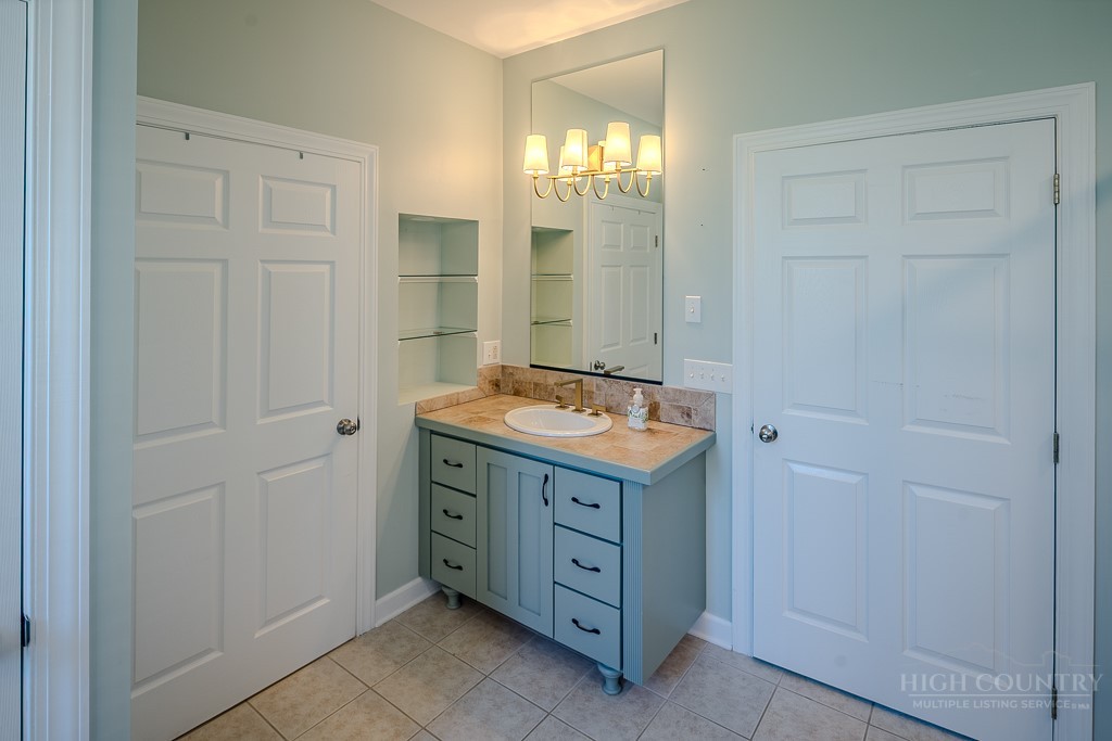 342 Birkdale Ridge