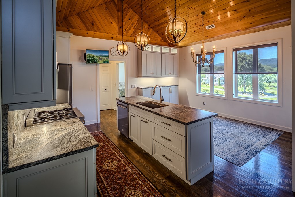 342 Birkdale Ridge