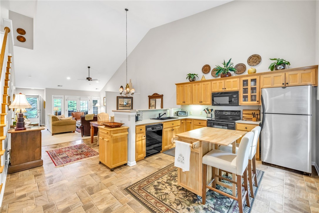 1063 Golf Course Road 3