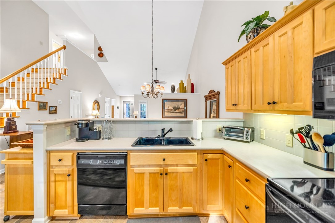 1063 Golf Course Road 3