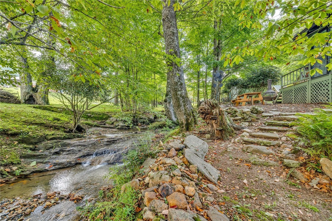 155 Chestnut Creek Road