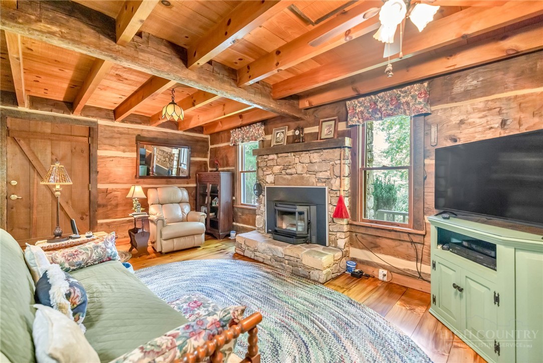 155 Chestnut Creek Road