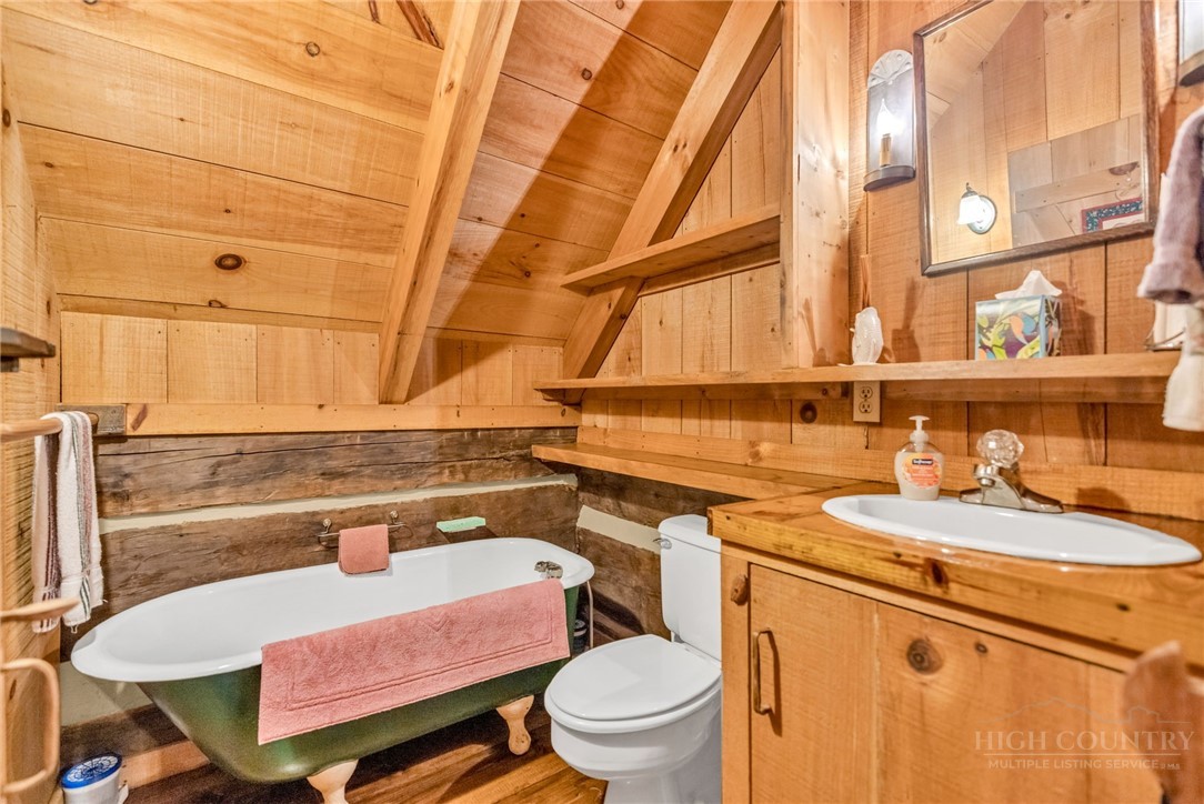 155 Chestnut Creek Road
