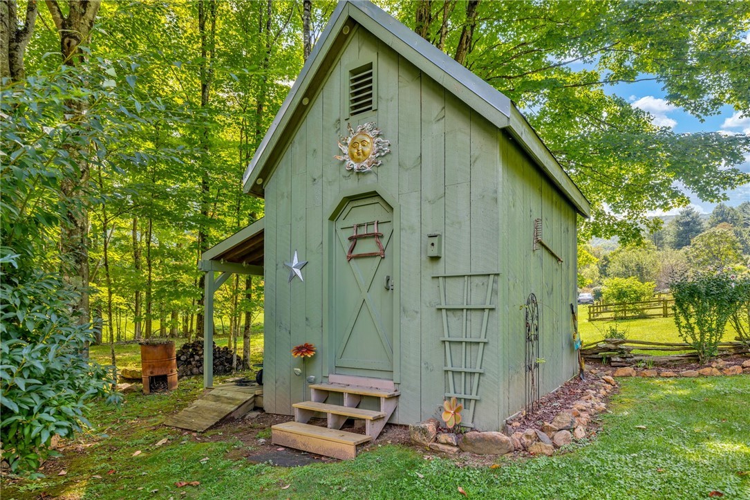 155 Chestnut Creek Road