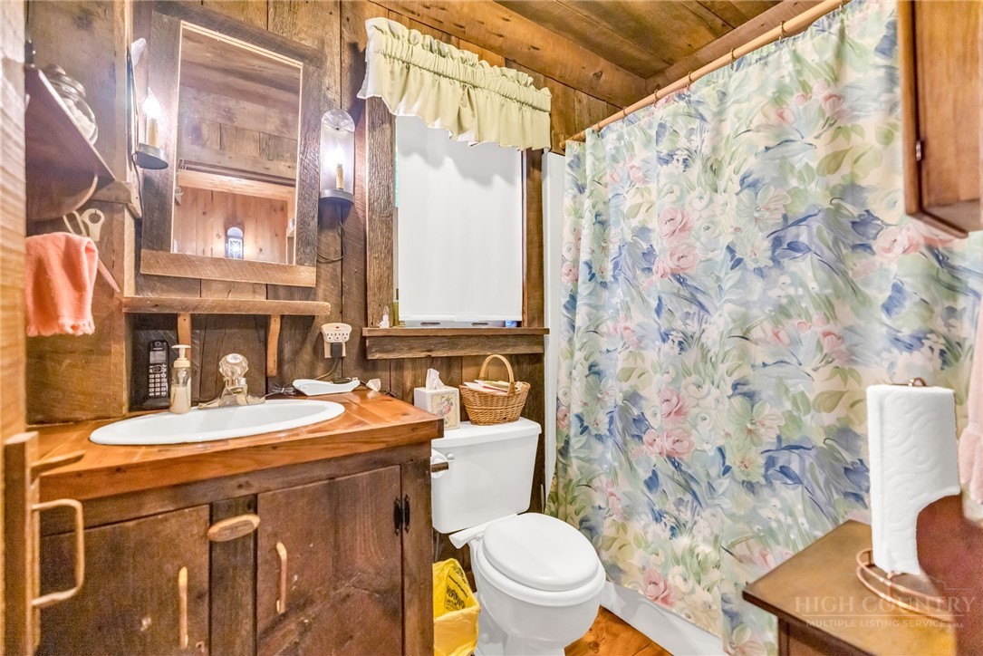 155 Chestnut Creek Road